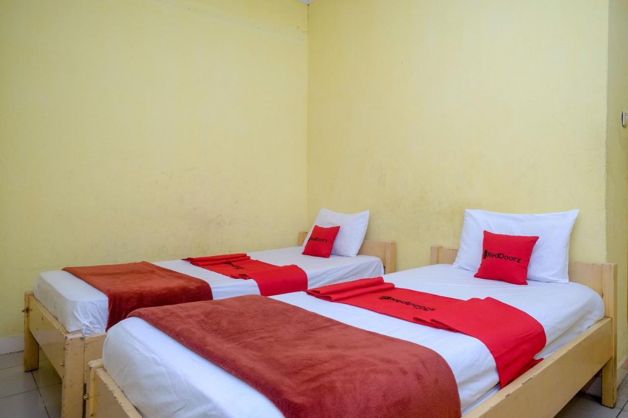 Reddoorz Near Pelabuhan Nusantara Parepare Exterior foto