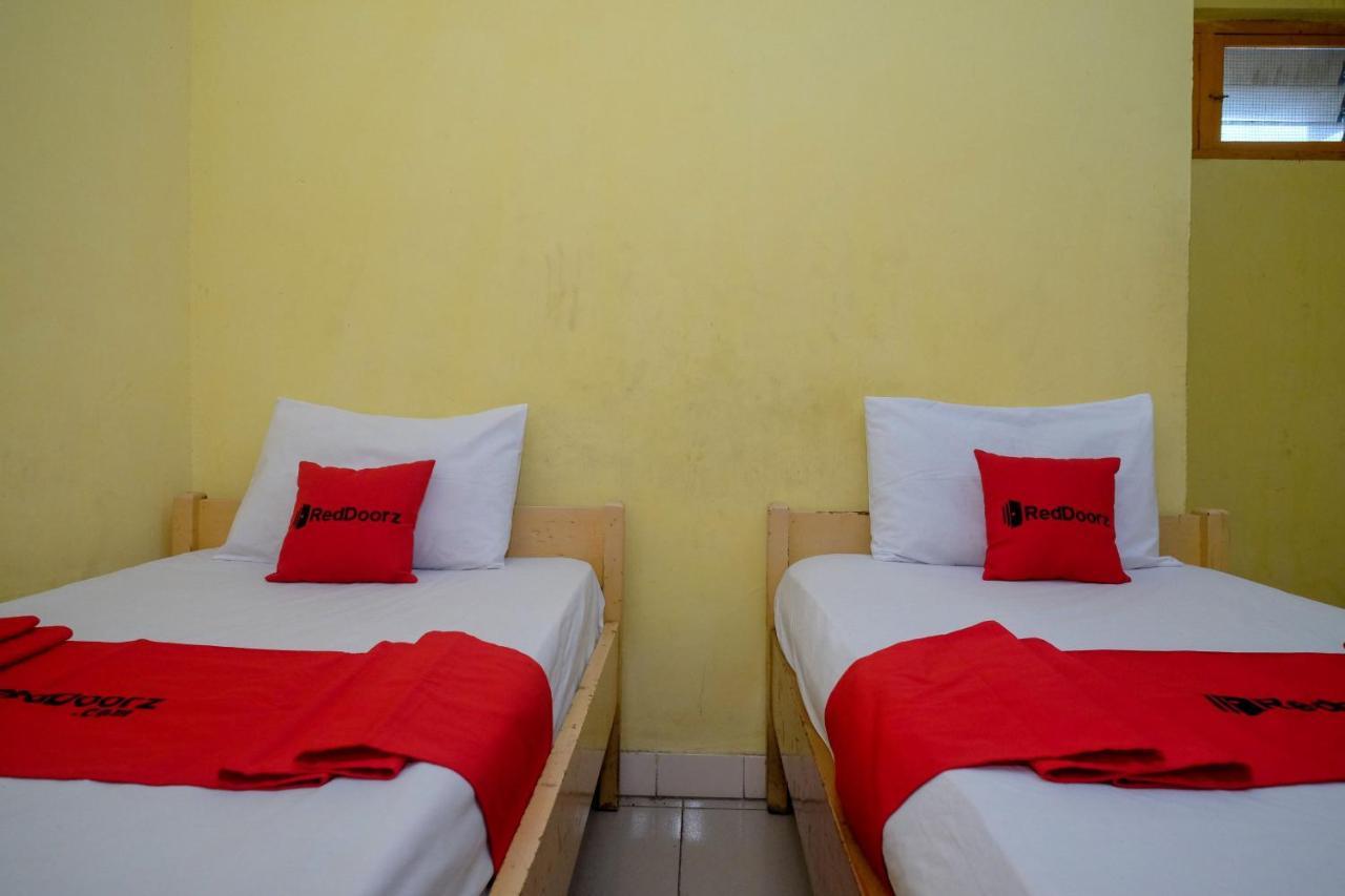 Reddoorz Near Pelabuhan Nusantara Parepare Exterior foto